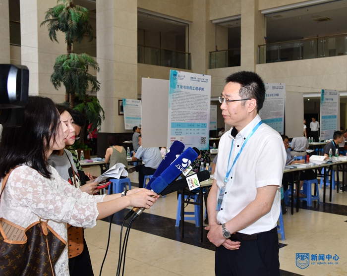 XCB_663908.jpg XCB_663908.jpg