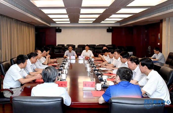 nEO_IMG_7领导班子成员会议.jpg nEO_IMG_7领导班子成员会议.jpg
