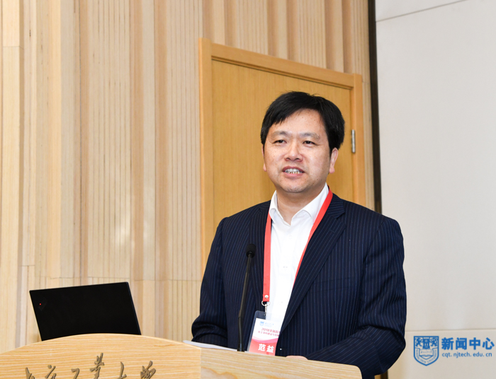 XCB_4331-4.jpg XCB_4331-4.jpg