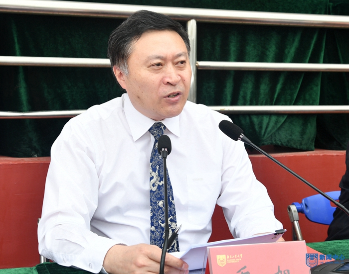 37乔旭校长作题为“扬帆起航大学路”的讲话.jpg