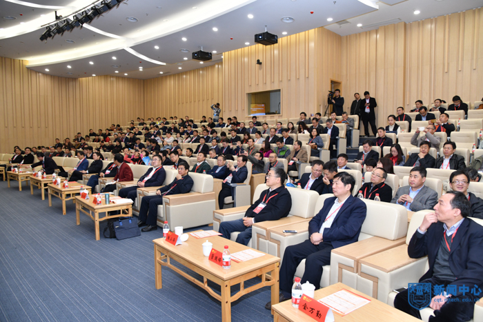 XCB_4340-5.jpg XCB_4340-5.jpg