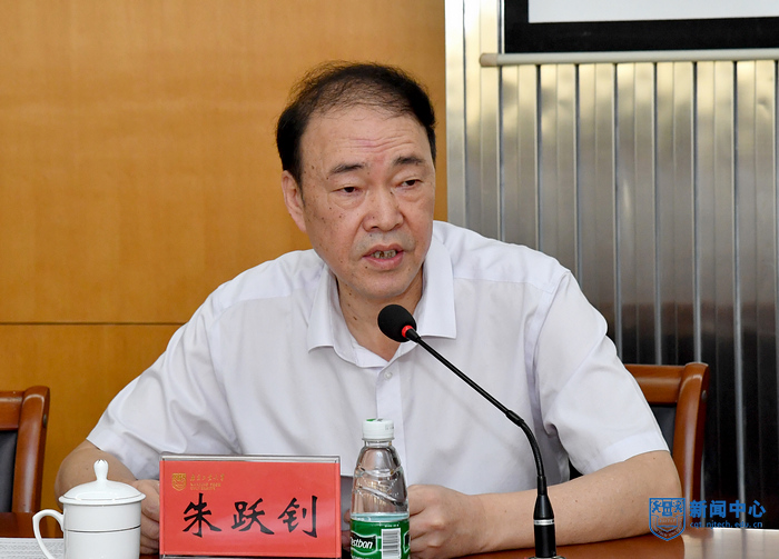 4校党委副书记、纪委书记朱跃钊讲话.jpg 4校党委副书记、纪委书记朱跃钊讲话.jpg