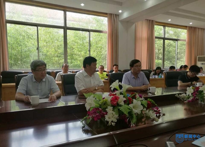 党委副书记、副校长高明在江苏省淮阴中学开展招生宣��?3.jpg